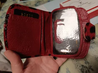 Monedero estampado leopardo rojo y negro