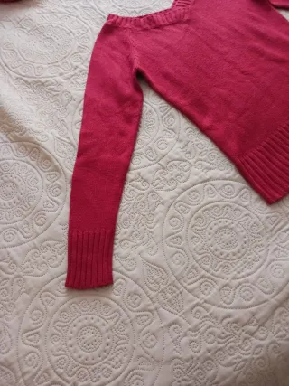 Jersey cuello pico rojo