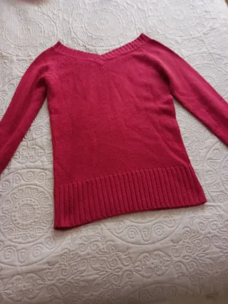 Jersey cuello pico rojo