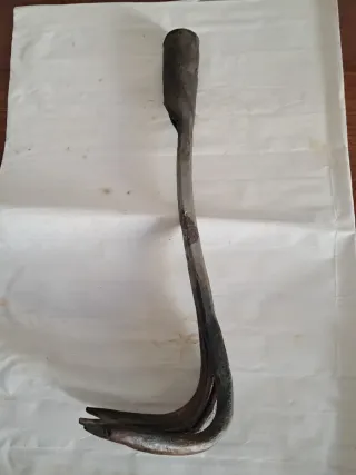 Rastrillo antiguo 4 púas