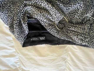 Falda estampada con detalle de anilla