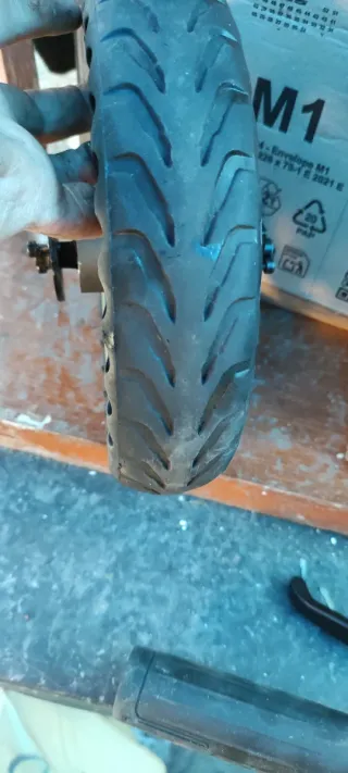 Ruedas Macizas Patinete Eléctrico