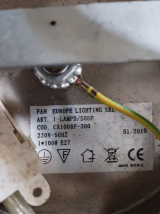 Lámpara de techo de diseño en forma de bombilla