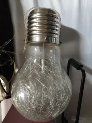 Lámpara de techo de diseño en forma de bombilla