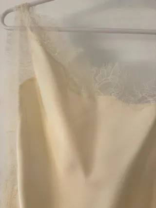 Top Mango Satén Encaje Asimétrico Talla M