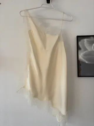 Top Mango Satén Encaje Asimétrico Talla M