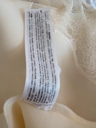 Top Mango Satén Encaje Asimétrico Talla M