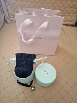 Tous cajita para anillo o colgante con bolsita.