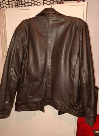 Chaqueta de cuero marrón