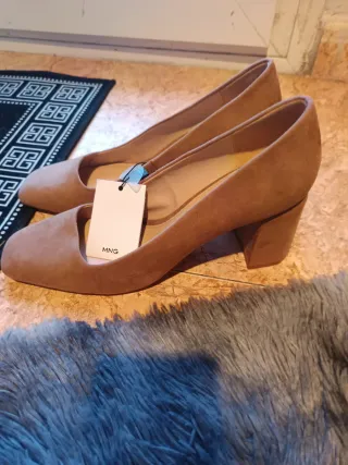 Zapatos de tacón MNG nuevos