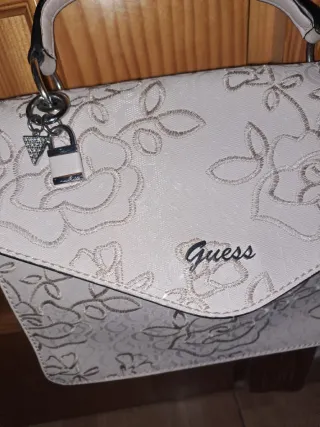 Bolso Guess floral rosa  auténtico