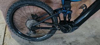 Bicicleta eléctrica Giant Trance E+2 del año 2020.