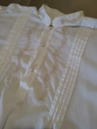 Camisa fallera en color crudo