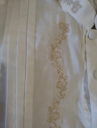 Camisa fallera en color crudo