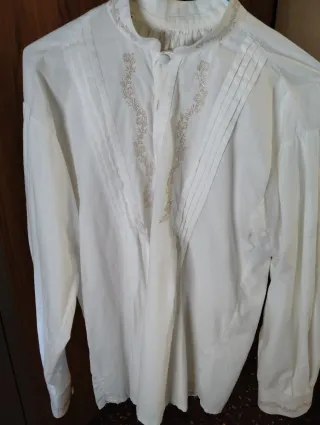 Camisa fallera en color crudo