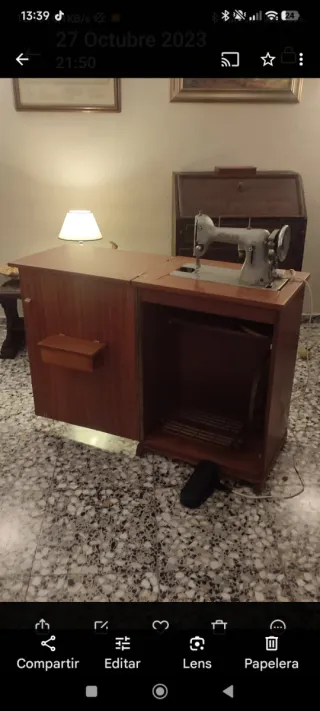 Máquina de coser alemana antigua