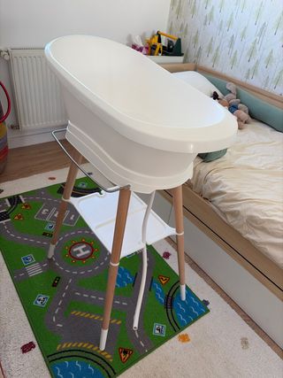 Bañera bebé con patas blanca