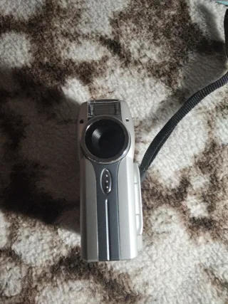 Fujifilm MV-1 Plata cámara digital.