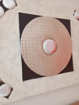 Cuadro decorativo beige , blanco y plata