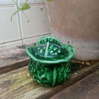 Salero y plato verde cerámica(c)