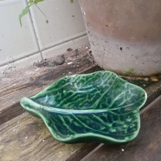 Salero y plato verde cerámica(c)