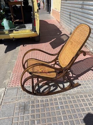 Mecedora antigua