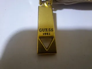 Cartera Guess Monogram Marrón y Beige