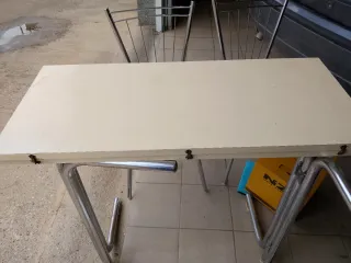 Mesa de cocina y 2 sillas