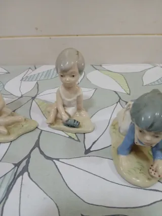 4 Figuras Porcelana Niños Casades