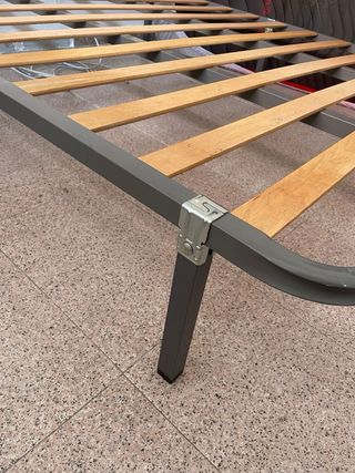 Somier metálico con lamas de madera De 1,35.