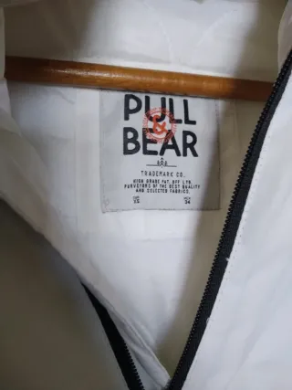 Cazadora Pull&Bear blanca