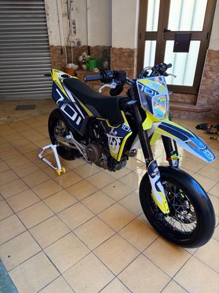 Husqvarna 701 SM 2023 Supermotard