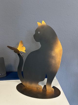 Gatto che gioca con farfalla arredo