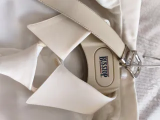 Traje de comunión niño blanco y dorado