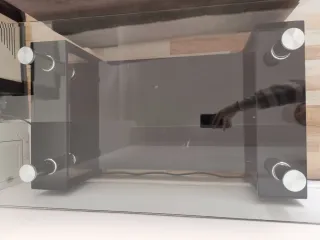 Mesa baja de centro cristal y metal negra