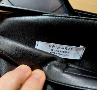 Falda juvenil efecto piel