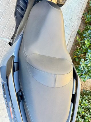 Scooter marca yamaha Tricity 300 Urge!!