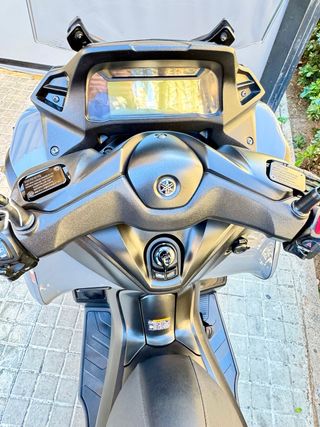 Scooter marca yamaha Tricity 300 Urge!!