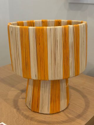 Juego 2 lámparas de mesa rafia lineas naranja