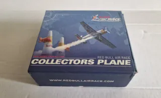 Miniatura Avião Red Bull Air Race Caixa danificada