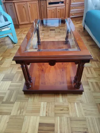 Mesa de centro de madera y cristal