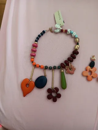 Collar y pendientes florales