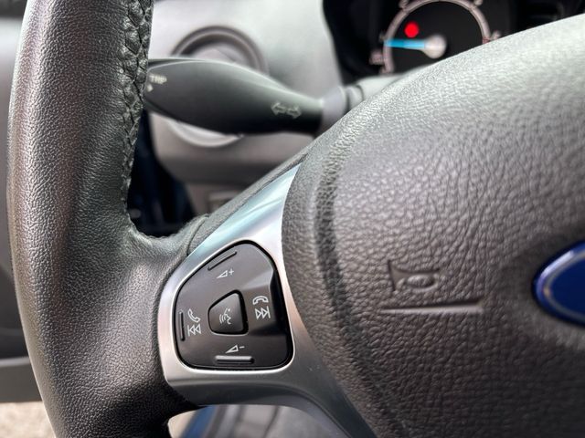 Ford Tourneo Courier 1.5tdci 100cv DISTINTIVO C