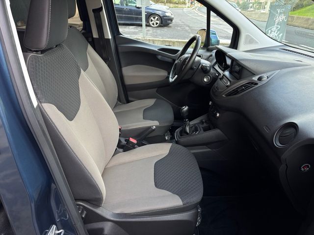 Ford Tourneo Courier 1.5tdci 100cv DISTINTIVO C
