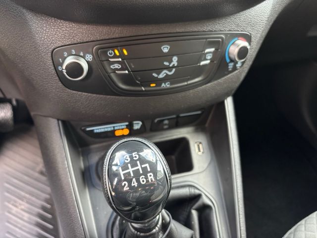 Ford Tourneo Courier 1.5tdci 100cv DISTINTIVO C