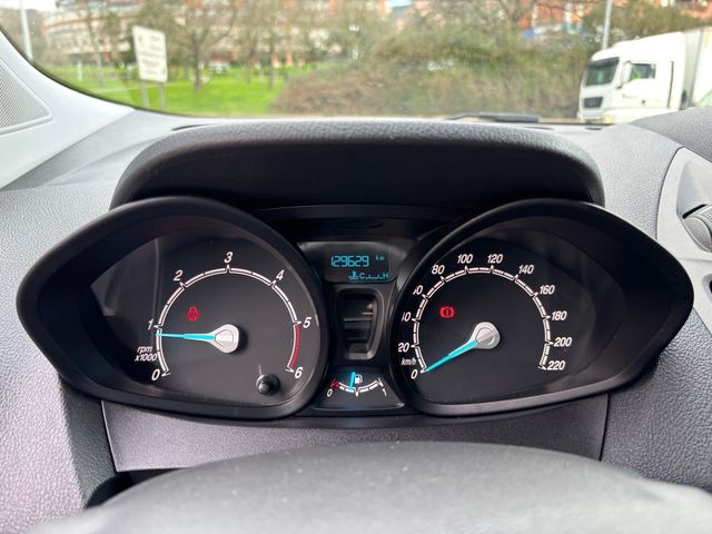 Ford Tourneo Courier 1.5tdci 100cv DISTINTIVO C