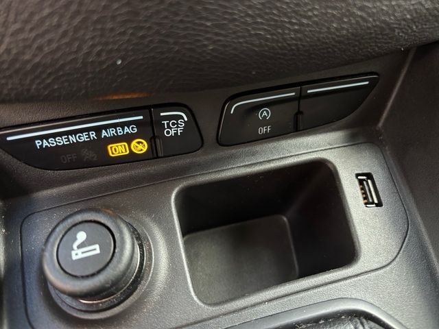 Ford Tourneo Courier 1.5tdci 100cv DISTINTIVO C