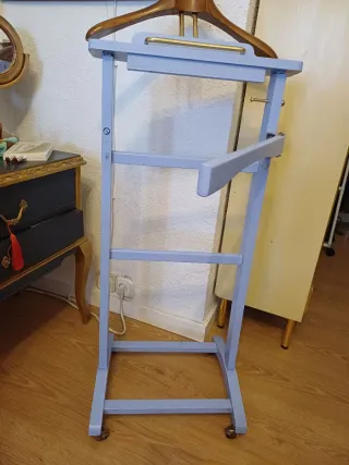 Galán de noche azul y dorado