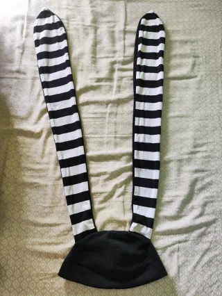 Gorro con orejas rayas blanco y negro