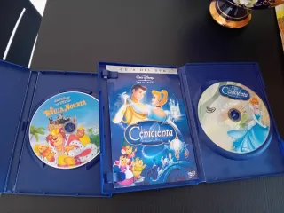 DVDs Disney: La Cenicienta y La Bruja Novata
